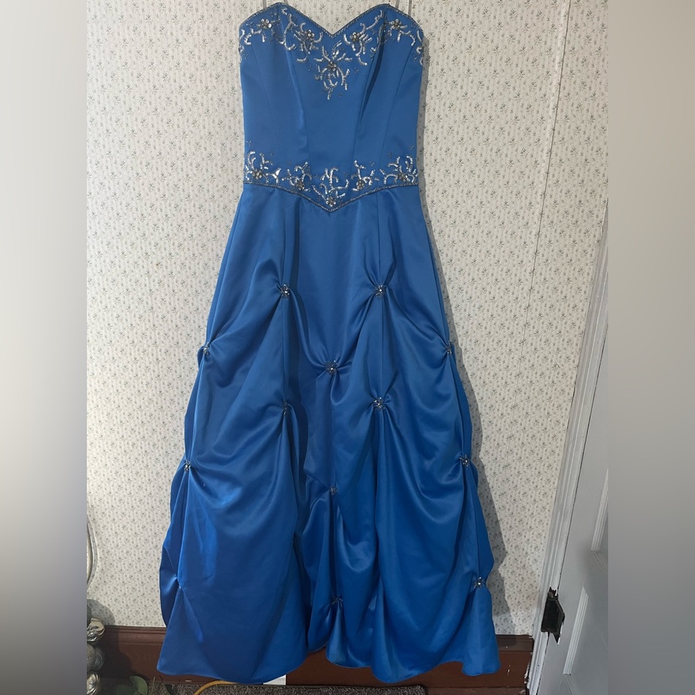 Floor length prom dress, blue